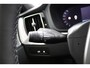 Volvo XC60 T6 Plug-in hybrid AWD Ultra Black Edition | Luchtvering | Bowers&Wilkins | Direct Beschikbaar | 360 Camera | Gelamineerd Glas | 22 Inch | Stoelvenitlatie | Massage