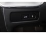 Volvo XC60 T6 Plug-in hybrid AWD Ultra Black Edition | Luchtvering | Bowers&Wilkins | Direct Beschikbaar | 360 Camera | Gelamineerd Glas | 22 Inch | Stoelvenitlatie | Massage