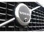 Volvo XC60 2.0 T6 Plug-in hybrid AWD Plus Dark | Stoel + Stuur verwarming | Trekhaak | BLIS | 360 Camera
