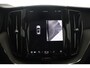 Volvo XC60 2.0 T6 Plug-in hybrid AWD Plus Dark | Stoel + Stuur verwarming | Trekhaak | BLIS | 360 Camera