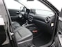 Hyundai Kona 1.6 GDI HEV Premium AUTOMAAT / Lederen kleding / 18" LMV / Navigatie / Stoelen voor met verwarming & Koeling / Parkeersensoren voor & achter / NL auto / Dealer onderhouden /