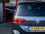 Volkswagen Touran 1.8 TSI Highline | Trekhaak | LED Koplampen | Stoelverwarming | Climate Control | Adaptieve Cruise Control | Camera | Stoelverwarming | Navigatie | Verwarmd Voorruit | Parkeersensoren |