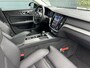 Volvo V60 2.0 B3 Plus Dark | Pilot Assist | Black pakket | Memory | Stuurwiel verwarmd | Camera |