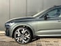 Volvo XC60 T6 Plug-in hybrid AWD Ultra Dark | Bowers & Wilkins audiosysteem | Luchtvering | 22 inch Velgen | 360° Camera | Op Voorraad |