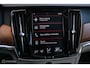 Volvo V90 2.0 D4 Inscription | VOL opties | B&W audio | Massage | Stoelkoeling | Trekhaak | 360 cam | HUD | Mussel blue | NAP NL auto |