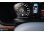 Volvo V90 2.0 D4 Inscription | VOL opties | B&W audio | Massage | Stoelkoeling | Trekhaak | 360 cam | HUD | Mussel blue | NAP NL auto |