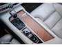 Volvo V90 2.0 D4 Inscription | VOL opties | B&W audio | Massage | Stoelkoeling | Trekhaak | 360 cam | HUD | Mussel blue | NAP NL auto |