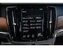 Volvo V90 2.0 D4 Inscription | VOL opties | B&W audio | Massage | Stoelkoeling | Trekhaak | 360 cam | HUD | Mussel blue | NAP NL auto |