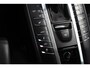 Porsche Macan 2.0 / NL Auto / Dealer onderhouden / Panoramadak / Camera / Luchtvering / Sportdesign+Chrono / 21'' / Adaptieve stoelen / CarPlay / Bose / DAB / Stoelverwarming / ACC