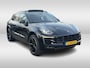 Porsche Macan 2.0 / NL Auto / Dealer onderhouden / Panoramadak / Camera / Luchtvering / Sportdesign+Chrono / 21'' / Adaptieve stoelen / CarPlay / Bose / DAB / Stoelverwarming / ACC
