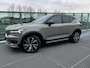 Volvo XC40 Recharge P8 AWD R-Design Panoramadak, Harman-Kardon premium audio, 360gr. Camera, Electr. stoelen, Semi electr. trekhaak, 20 inch lm-velgen, 1e eigenaar.
