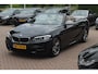BMW 2-Serie Cabrio M240i xDrive High Exe. M Sport 72.484 km! / Camera / Leder / Harman Kardon / 18'' / Keyless / Navigatie / Stuurverwarming / DAB / Windscherm / Stoelverwarming / Cruise Control