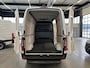 Mercedes-Benz Sprinter 317 CDI L2 H2 Pro / LED / MBUX / Navigatie / Camera / Parkeersensoren / Cruise control / Airco / 270 Graden achterdeuren