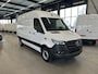 Mercedes-Benz Sprinter 317 CDI L2 H2 Pro / LED / MBUX / Navigatie / Camera / Parkeersensoren / Cruise control / Airco / 270 Graden achterdeuren