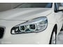 BMW 2-Serie Active Tourer 220i High Executive | LED | Stoelverwarming | Sportstoelen | PDC | Automaat |
