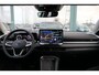 Volkswagen T-Roc Life First Edition Inclusief €2000,- inruilvoordeel | Trekhaak | 'App-Connect' draadloze smartphone integratie | Automatische afstandsregeling (Adaptive Cruise Control) | Buitenspiegels elektrisch instel-, verwarm- en inklapbaar