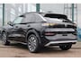 Volkswagen T-Roc Life First Edition Inclusief €2000,- inruilvoordeel | Trekhaak | 'App-Connect' draadloze smartphone integratie | Automatische afstandsregeling (Adaptive Cruise Control) | Buitenspiegels elektrisch instel-, verwarm- en inklapbaar