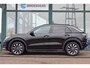 Volkswagen T-Roc Life First Edition Inclusief €2000,- inruilvoordeel | Trekhaak | 'App-Connect' draadloze smartphone integratie | Automatische afstandsregeling (Adaptive Cruise Control) | Buitenspiegels elektrisch instel-, verwarm- en inklapbaar