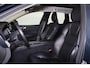 Volvo XC60 B5 Inscription - Panorama/schuifdak - IntelliSafe Assist & Surround - Parkeercamera achter - Verwarmde voorstoelen - Parkeersensoren voor & achter - Elektr. bedienb. bestuurdersstoel met geheugen - Head up display - Elektr. inklapbare trekhaak - 19' LMV