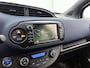 Toyota Yaris 1.5 Hybrid Bi-Tone | Navigatie | Achteruitrijcamera | Bestuurdersstoel In Hoogte Verstelbaar | Buitenspiegels Elektrisch Verwarmd |