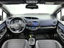 Toyota Yaris 1.5 Hybrid Bi-Tone | Navigatie | Achteruitrijcamera | Bestuurdersstoel In Hoogte Verstelbaar | Buitenspiegels Elektrisch Verwarmd |