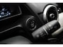 Mazda CX-3 2.0 SkyActiv-G Signature automaat met trekhaak, Apple Carplay en all-weather banden : volledig onderhouden