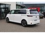 Volkswagen ID. Buzz Pro Bulli 86 kWh LWB 7p. 286PK / 210kW, LED Matrix (IQ.Lights), rondomzicht camera (Area View), verwarmbare voorruit, navigatie, verwarmbare voorstoelen + stuurwiel, achteruitrijcamera (Rear View), autonome parkeerfunctie (Park Assist Pro), dodehoekdetectie, 3-zone climatronic, draadloos telefoon laden, 20'' LMV 'Solna', dodehoekdetectie (Side Assist), draadloos Apple Carplay & Android Auto, DAB+, parkeersensoren voor en achter (pdc), adaptieve cruise control (acc), elektrisch verstel-, verwarm- en inklapbare buitenspiegels etc.