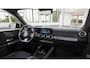 Mercedes-Benz GLB 180 Business Solution AMG | AMG Line Plus pakket | Panoramaschuifdak | Winterpakket | Trekhaak | 20” AMG velgen |