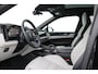 Porsche Cayenne 3.0 E-Hybrid | PTS Dark Olive | 22 Inch | Sport Chrono | Luchtvering | ACC | Panoramadak