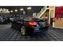 BMW 2-Serie Cabrio M240i High Executive|HARMAN KARDON|MEMORYSEATS|KEYLESS|CARPLAY|SFEERVERLICHT|SHADOWLINE|340PK|DEALERONDERHOUDEN
