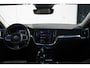 Volvo V60 T8 Plug-in hybrid AWD Ultra Dark | Adaptieve Cruise Control met Pilot Assist | Premium audio by Harman Kardon | 360 graden camera | Elektrisch bedienbaar schuif-/kantel panoramadak | Stoelverwarming | Elektrische voorstoelen met geheugen | Stuurwielverwarming | Semi-elektrische trekhaak |