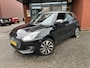 Suzuki Swift 1.2 Stijl // ADAPTIVE CRUISE // KEYLESS // CAMERA // CLIMA // STOELVERWARMING // NAVI+CARPLAY // FULL LED // AFN. TREKHAAK //