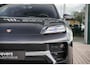 Porsche Macan 4 100 kWh | Luchtvering Adaptief PASM | Panoramadak | Sport Chrono Paket |  360 graden camera | Bose Surround Sound-System | Adaptieve Cruise Controle | Lederpakket Zwart | Stuurwielverwarming |