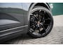 Porsche Macan 4 100 kWh | Luchtvering Adaptief PASM | Panoramadak | Sport Chrono Paket |  360 graden camera | Bose Surround Sound-System | Adaptieve Cruise Controle | Lederpakket Zwart | Stuurwielverwarming |