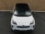 Toyota Yaris Cross 1.5 Hybrid 130 GR Sport - ELEKTRISCH BEDIENDE ACHTERKLEP - PARKEERSENSOREN VOOR + ACHTER - STOELVERWARMING VOORSTOELEN - STUURWIELVERWARMING - DODEHOEKDETECTIE - KEYLESS ENTRY/START - APPLE CARPLAY/ANDROID AUTO - CAMERA