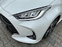 Toyota Yaris HYBRID 130 EXECUTIVE NIEUW & DIRECT LEVERBAAR!! KEYLESS BLIND-SPOT PARKSENSOREN STOEL/STUURVERW CAMERA LED 17" LM-VELGEN