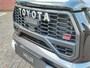 Toyota Hilux 2.8 D-4D DC GR-SPORT NIEUW DIRECT LEVERBAAR! UNIEK! JBL-AUDIO 360-CAMERA STOEL/STUURVERW SPORTSTOELEN EL-STOEL LM-VELGEN CAMERA PARK-SENSOREN CLIMA AD-CRUISE APPLE/ANDROID