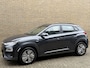 Hyundai Kona Electric EV Comfort 64 kWh | 100% SOH | 3-fase | 37.000km NAP! | Navigatie | Afneembare trekhaak | Adaptieve cruise | Lane assist | Camera | Apple CarPlay | Keyless | LED | DAB | Recent onderhouden!