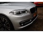 BMW 5-Serie 535i Luxury Edition Aut. | Dodehoekbewaking | HUD | Camera | Elek. Achterklep | Schuif-Kanteldak | NAP | Facelift |