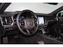 Volvo V60 T6 Recharge AWD Plus Dark Black Edition - Panorama/schuifdak - IntelliSafe Assist & Surround - Parkeercamera achter - Verwarmde voorstoelen, stuur & achterbank - Parkeersensoren voor & achter - Elektr. bedienb. voorstoelen met geheugen - Elektr. inklapbare trekhaak - 19' LMV
