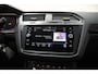 Volkswagen Tiguan 1.5 TSI Life Business Aut. [ LED Virtual Navi Stoelverwarming Ergostoelen Trekhaak ]