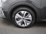 Kia e-Niro DynamicPlusLine 64 kWh | Automaat | Panoramadak | Navigatie | Apple Carplay / Android Auto | Parkeer sensoren | Half Leder | Stoel verwarming | Stuur verwarming | Cruise control | Climate control | DAB |