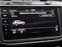 Volkswagen Tiguan 1.4 TSI eHybrid R-Line Business+ | VERWACHT | PANO-SCHUIFDAK | NAVIGATIE | ACHTERUITRIJCAMERA | | TREKHAAK | PARKEERSENSOREN | STUUR- EN STOELVERWARMING |