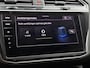 Volkswagen Tiguan 1.4 TSI eHybrid R-Line Business+ | VERWACHT | PANO-SCHUIFDAK | NAVIGATIE | ACHTERUITRIJCAMERA | | TREKHAAK | PARKEERSENSOREN | STUUR- EN STOELVERWARMING |