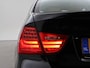 BMW 3-Serie 318D SEDAN AUT. + SCHUIFDAK | LEDER | XENON | NAVIGATIE | STOELVERWARMING