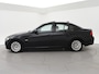 BMW 3-Serie 318D SEDAN AUT. + SCHUIFDAK | LEDER | XENON | NAVIGATIE | STOELVERWARMING