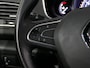 Renault Megane Estate 1.3 TCe Limited - AUTOMAAT - Trekhaak - Dodehoek - Grootlichtassistent - Parkeerassistent