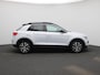 Volkswagen T-Roc 1.5 TSI Style | Automaat | Apple Carplay / Android Auto | Trekhaak | Navigatie | Virtual Cockpit | Panoramadak | Stoelverwarming | Adaptieve Cruise Control | Climate Control | Lichtmetalen Velgen |