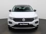 Volkswagen T-Roc 1.5 TSI Style | Automaat | Apple Carplay / Android Auto | Trekhaak | Navigatie | Virtual Cockpit | Panoramadak | Stoelverwarming | Adaptieve Cruise Control | Climate Control | Lichtmetalen Velgen |
