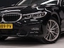 BMW 3-Serie Touring 330e eDrive High Executive [CAMERA, MEMORY SEATS, HARMAN KARDON, APPLE CARPLAY, ANDROID AUTO, ADAPTIVE CRUISE, VOL LEDER, SPORTSTOELEN, NIEUWSTAAT]